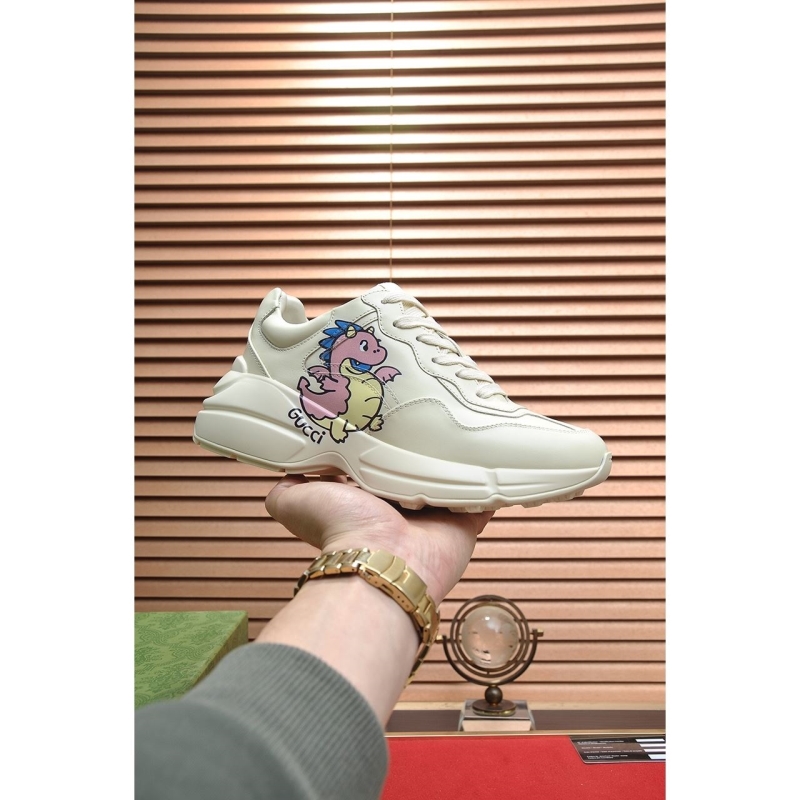 G*u*i casual shoes